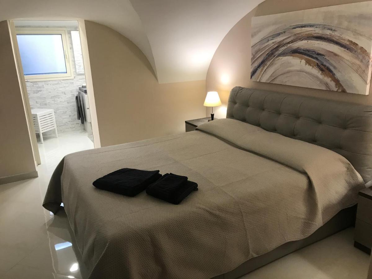 Donizetti House Apartment คาตาเนีย ภายนอก รูปภาพ