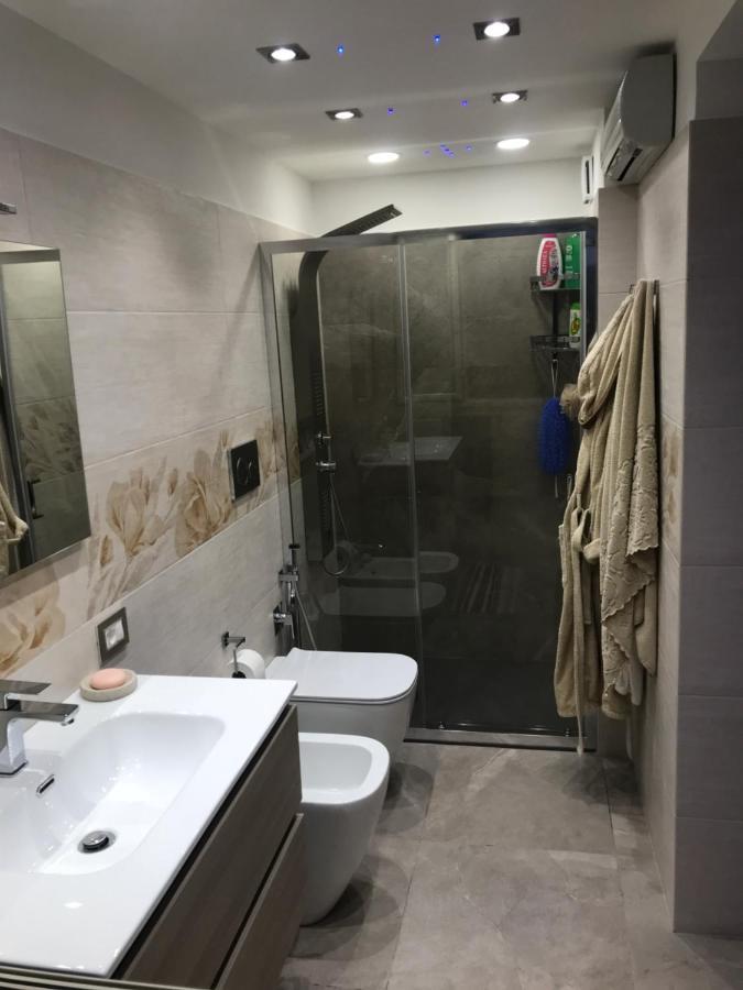 Donizetti House Apartment คาตาเนีย ภายนอก รูปภาพ