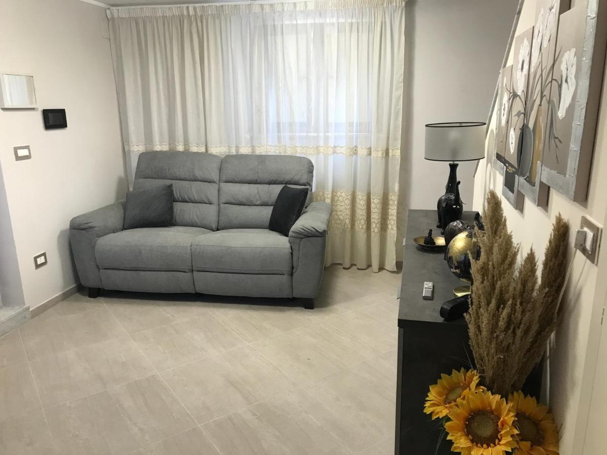 Donizetti House Apartment คาตาเนีย ภายนอก รูปภาพ