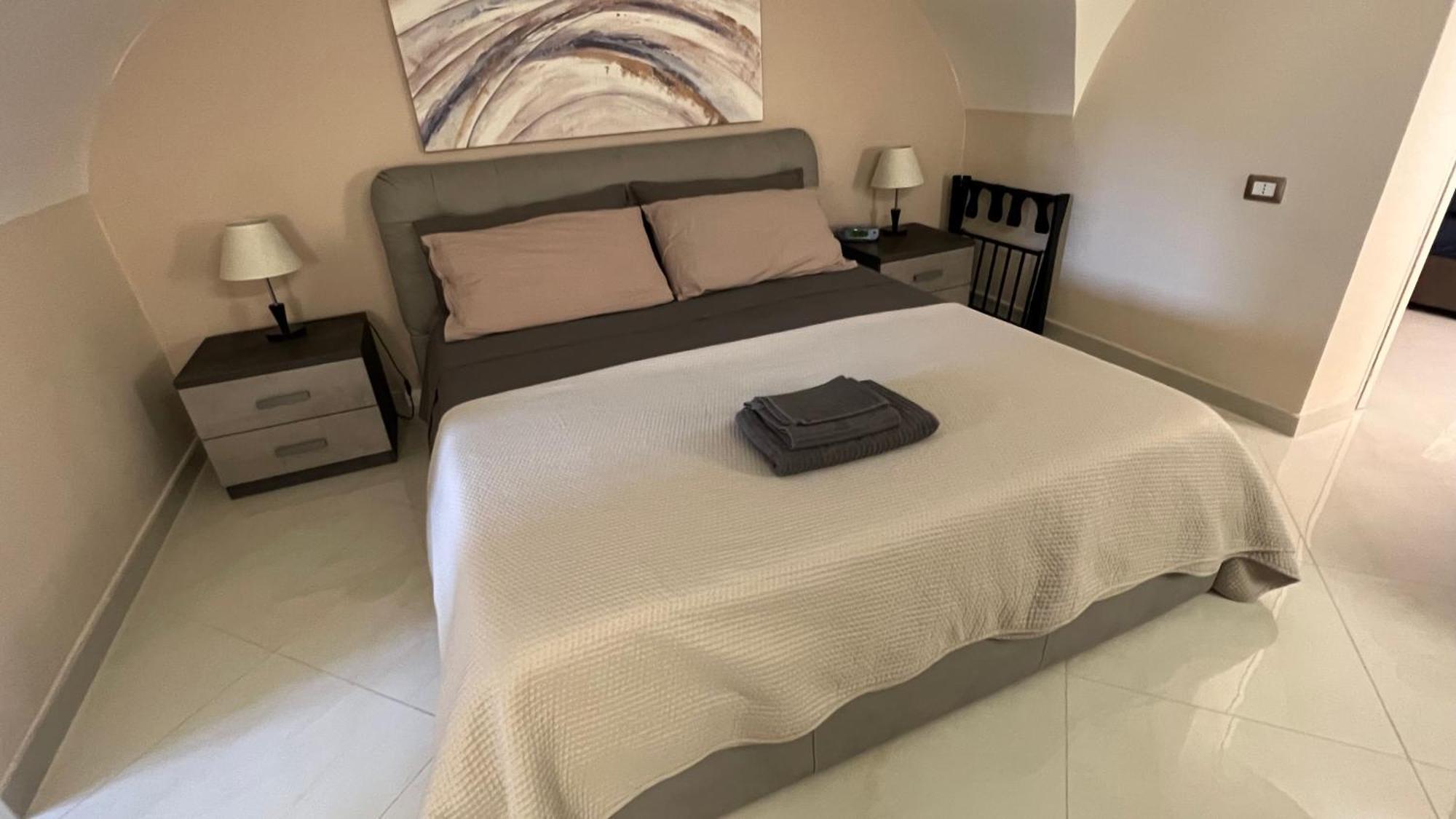 Donizetti House Apartment คาตาเนีย ภายนอก รูปภาพ